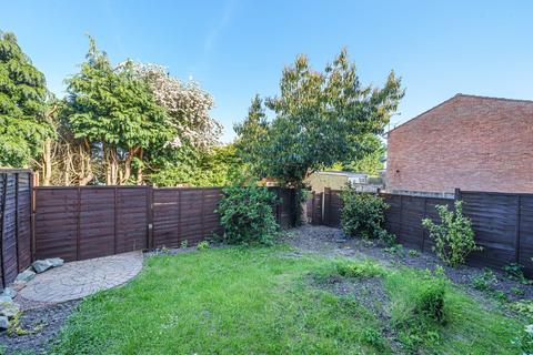 37 Rushden Way, Farnham, GU9 0QQ