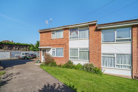 37 Rushden Way, Farnham, GU9 0QQ