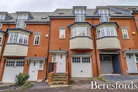 3 bedroom terraced house to rent, Greensleeves Drive, Warley, CM14