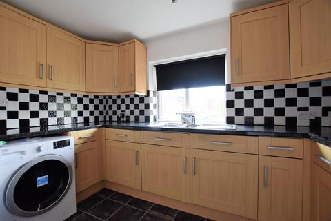 2 bedroom flat to rent, Ladywell, Oakham, LE15