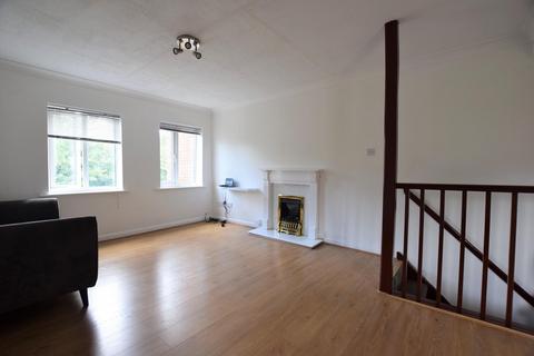 2 bedroom flat to rent, Ladywell, Oakham, LE15