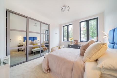 2 bedroom flat to rent, Rosemont Road, W3