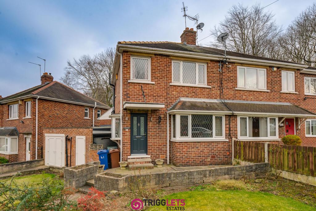 Wood Walk, Wombwell, Barnsley, South Yorkshire, S73 0LZ 3 bed semi