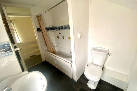 71 Viscount Road, Northampton, NN3 5BJ