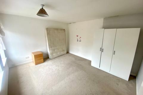 71 Viscount Road, Northampton, NN3 5BJ