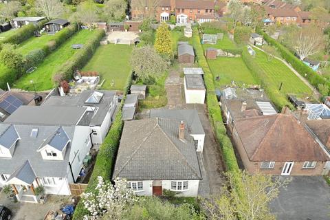 3 bedroom bungalow for sale - Tylers Hill Road, Chesham, Buckinghamshire, HP5