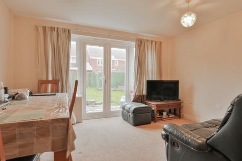 4 bedroom semi-detached house for sale - Meadow Rise, Kingswood, Hull, HU7 3AG
