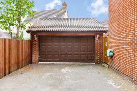 5 bedroom detached house for sale, Sunstone Drive, Sittingbourne ME10