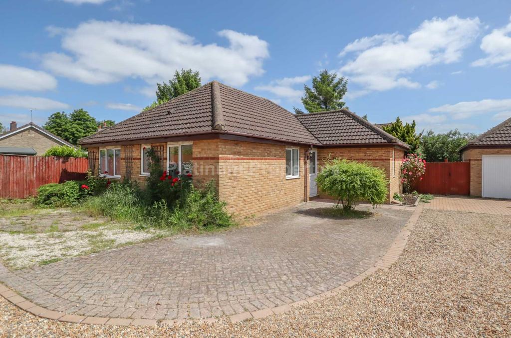 Fordham Road, Soham 4 bed detached bungalow £1,150 pcm (£265 pw)