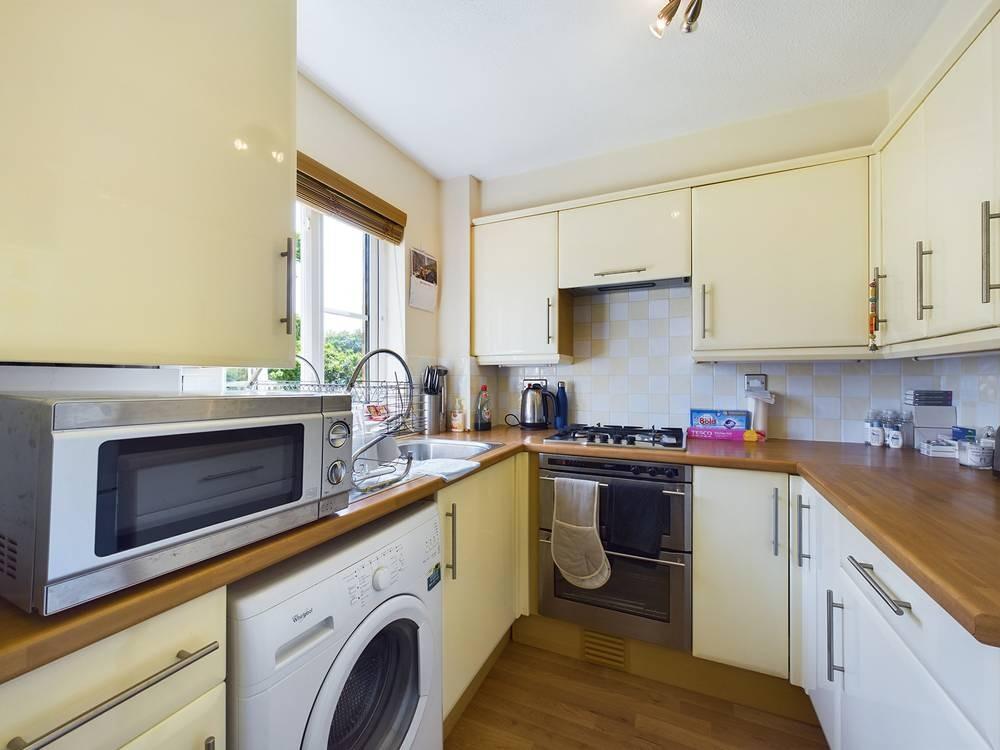 Thompson Way, Rickmansworth 2 bed flat - £290,000