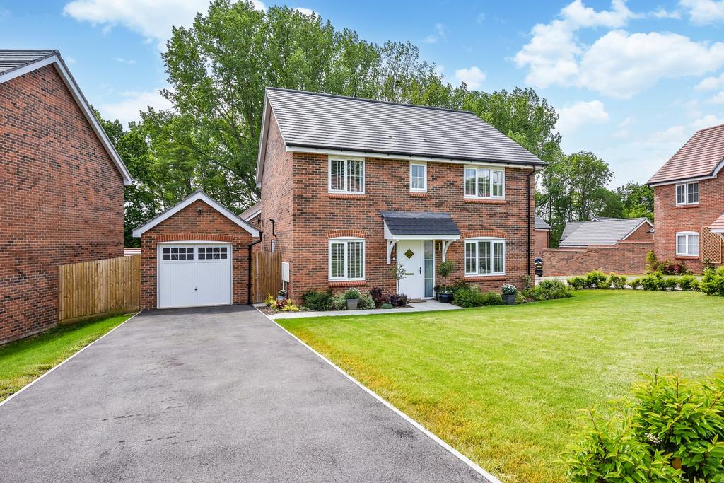 Romsey 4 bed detached house for sale £700,000