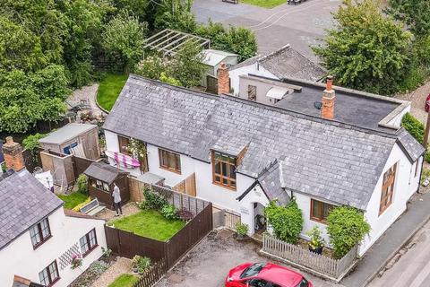 5 bedroom detached house for sale, The Square, Akeley