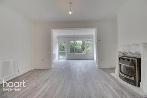 3 bedroom terraced house to rent, Mayesbrook Road, Dagenham
