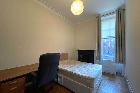 3 bedroom flat to rent, Highburgh Road, Dowanhill, Glasgow, G12