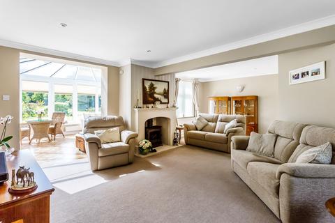 Treloan Balcombe Road, Horley, RH6 9SW
