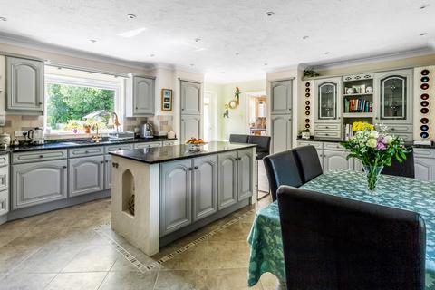 Treloan Balcombe Road, Horley, RH6 9SW