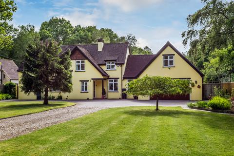 Treloan Balcombe Road, Horley, RH6 9SW