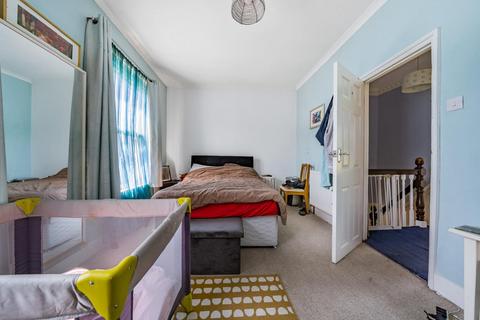 35 Glenfarg Road, London, SE6 1XN
