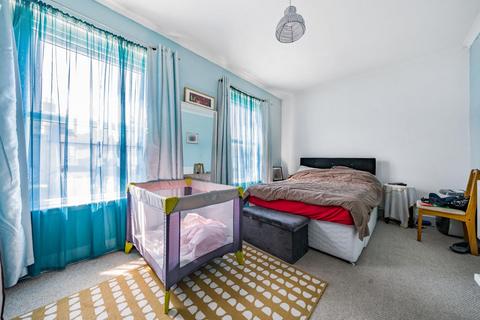 35 Glenfarg Road, London, SE6 1XN
