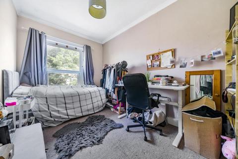 35 Glenfarg Road, London, SE6 1XN