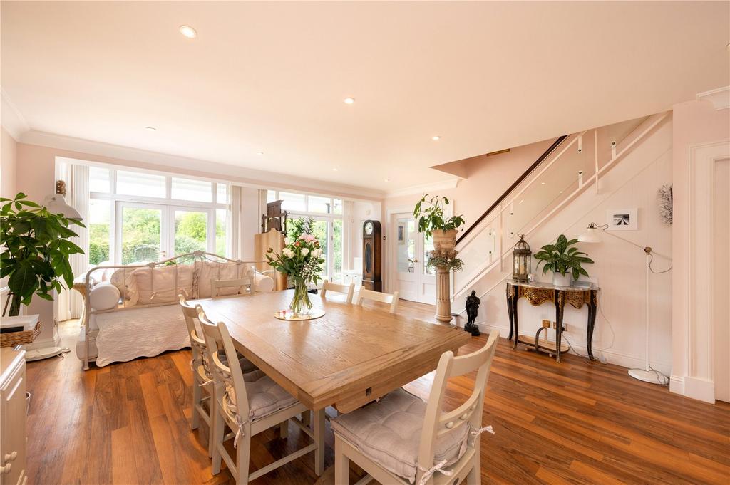 Living/Dining Room