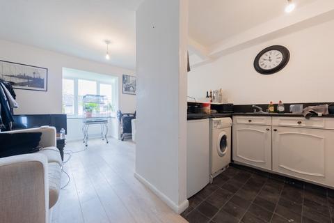 Flat 1, 8 Violet Close, Wallington, SM6 7HH