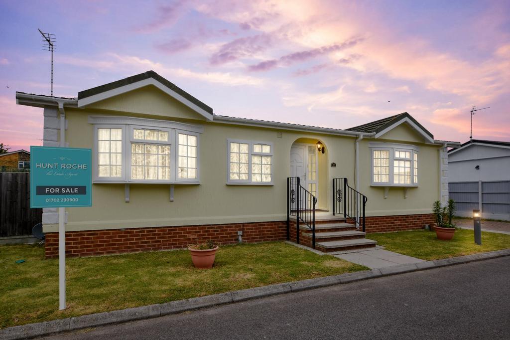 East Beach Park, Tingedene Park Homes, Shoeburyness, Essex, SS3 2 bed