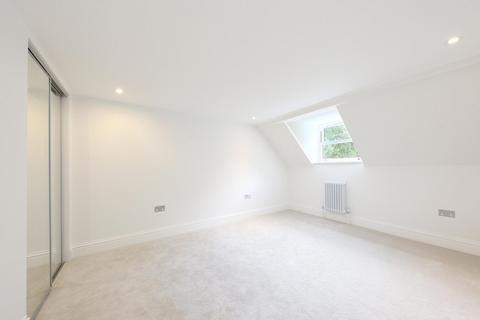 2 bedroom penthouse for sale - Burleighfield House, Loudwater, High Wycombe, HP10