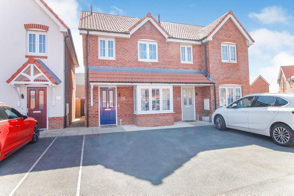 Ffordd Aberkinsey, Rhyl 3 bed semidetached house for sale £185,000