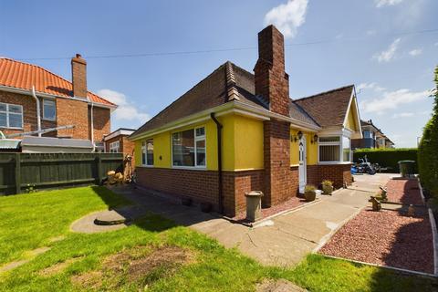 2 bedroom detached bungalow for sale - Manorfield Avenue, Driffield, YO25 5HP