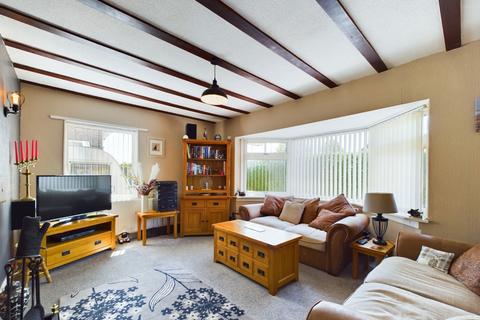 2 bedroom detached bungalow for sale - Manorfield Avenue, Driffield, YO25 5HP