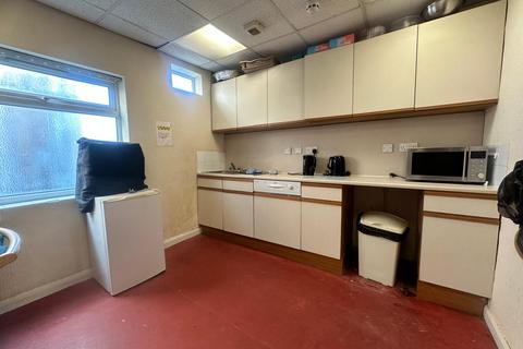 Warehouse to rent, Brember Road, Harrow HA2