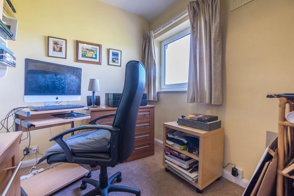 Bedroom/study