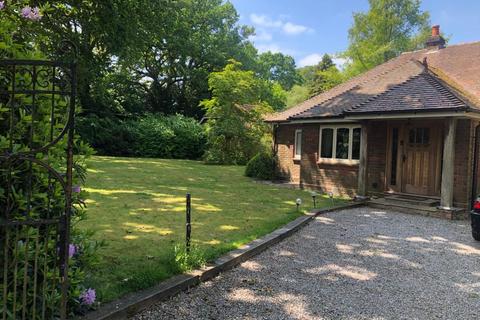 4 bedroom detached house to rent - Barrow Hill Road, Copythorne SO40