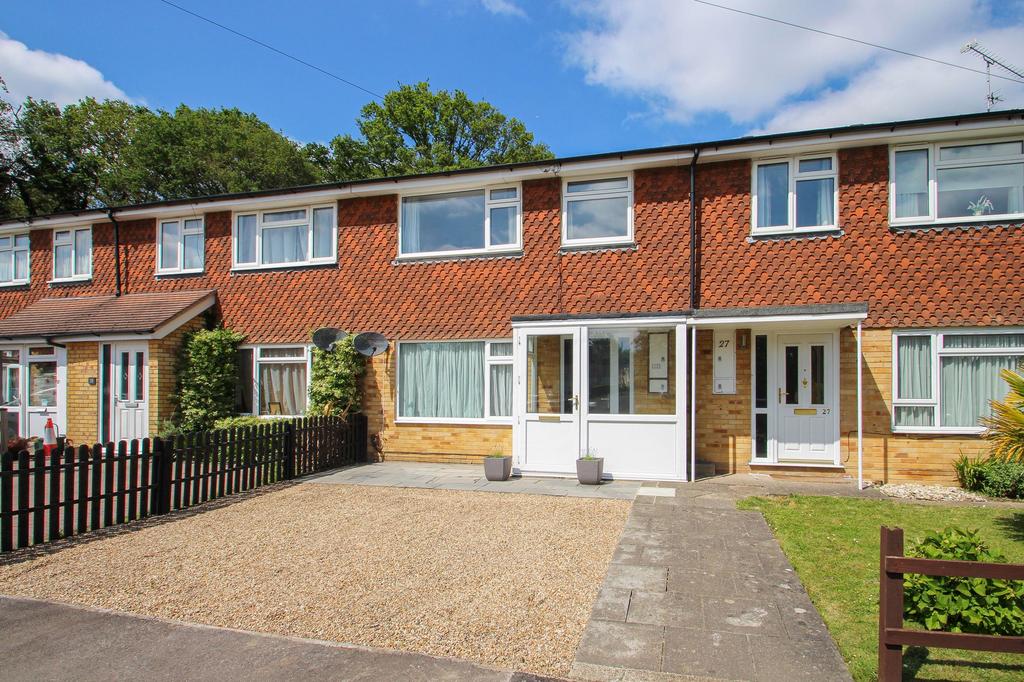 Holroyd Road, Claygate, KT10 3 bed terraced house for sale £475,000