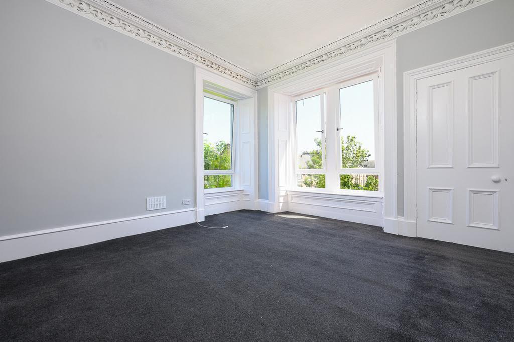 Patrick Street, Greenock, PA16 3 bed flat £750 pcm (£173 pw)