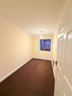 2 bedroom flat to rent, Causton Square, Dagenham, RM10