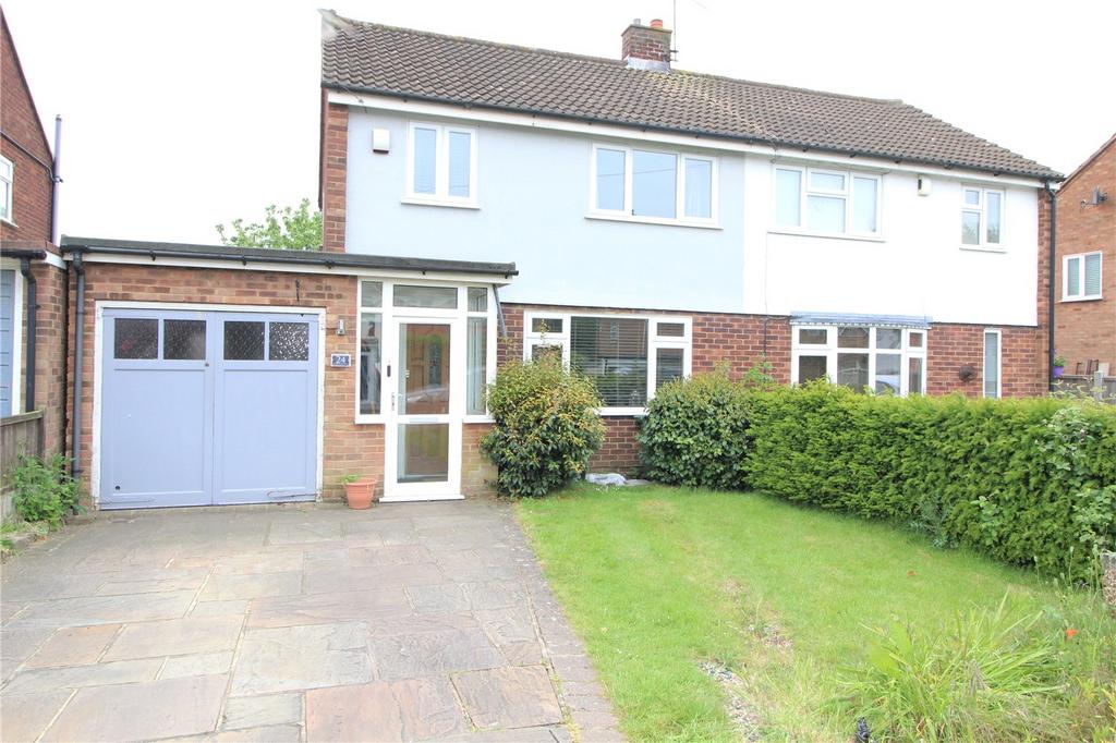 Dorothy Gardens, Thundersley, Benfleet, Essex, SS7 3 bed semidetached