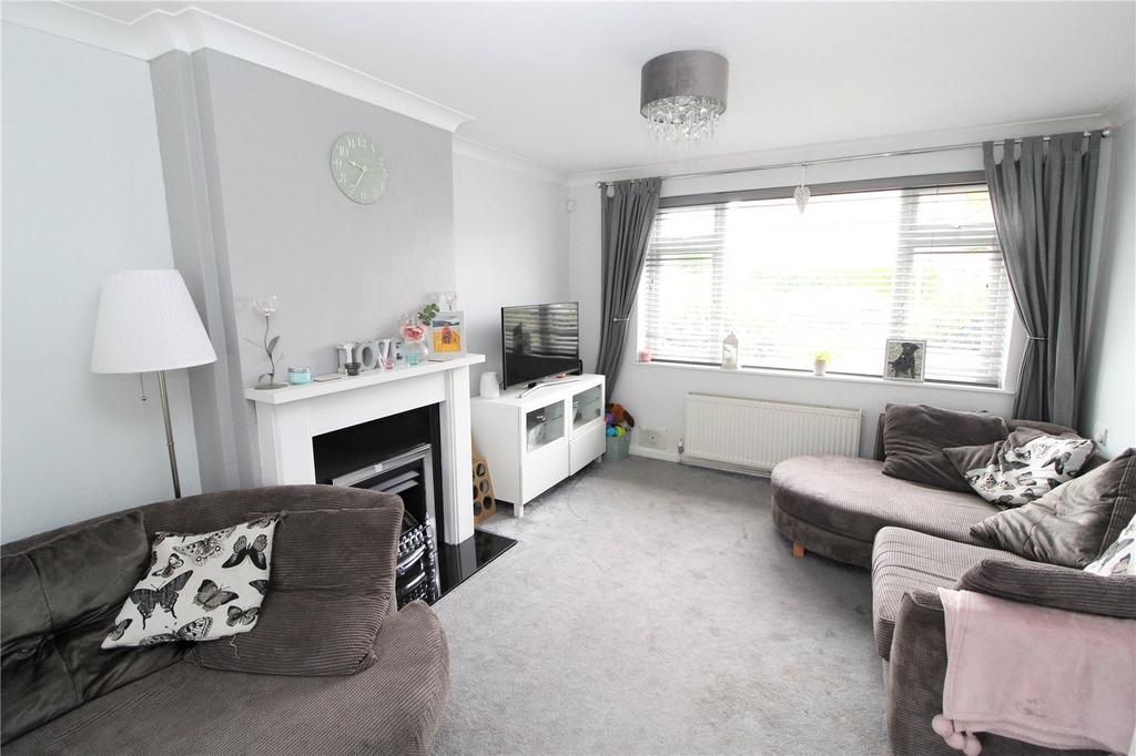 Dorothy Gardens, Thundersley, Benfleet, Essex, SS7 3 bed semidetached