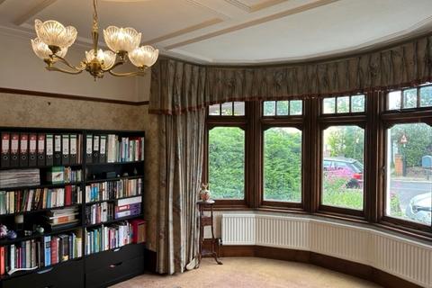 4 bedroom semi-detached house for sale - Fox Lane, Palmers Green N13