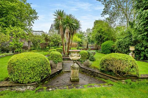 Englemere Howells Crescent, Cardiff, CF5 2AJ