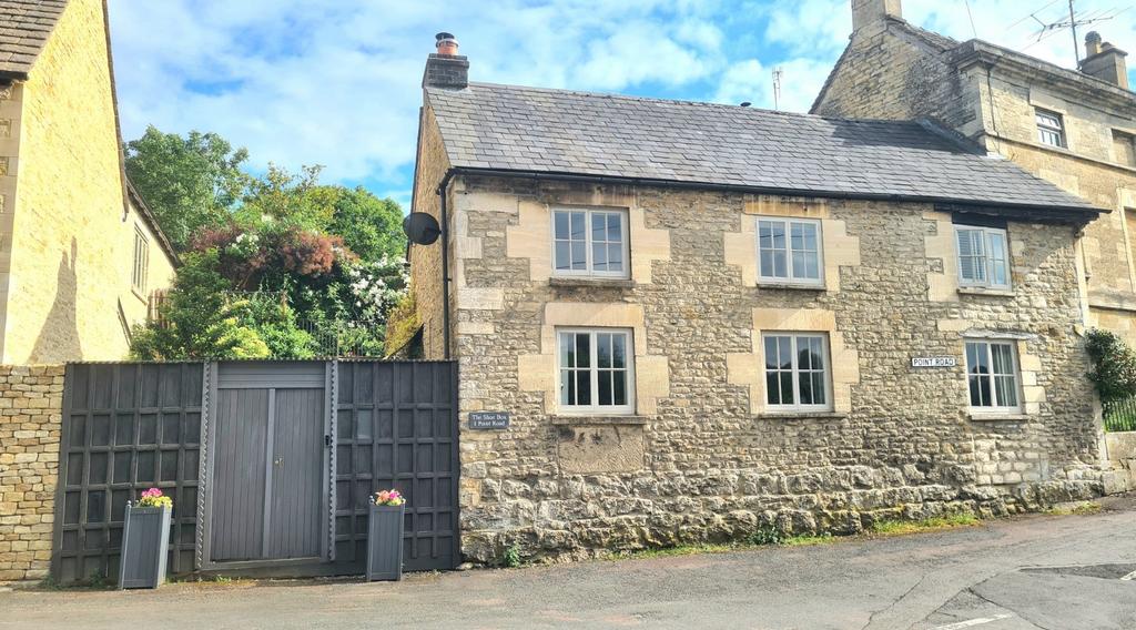 Point Road, Avening, Tetbury, GL8 2 bed semidetached house for sale