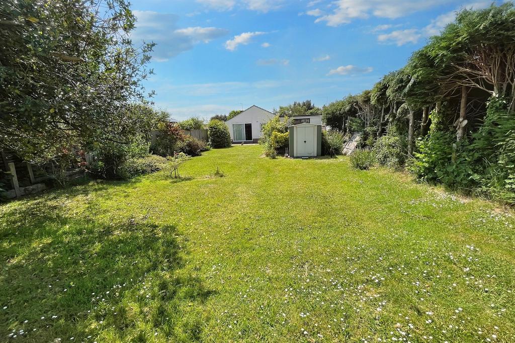 Colehill 2 bed detached bungalow for sale £425,000