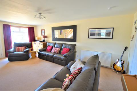 4 Baberton Way, Kilwinning, KA13 6QL