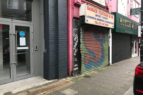 Shop to rent, Middlesex Street, Spitalfields, E1