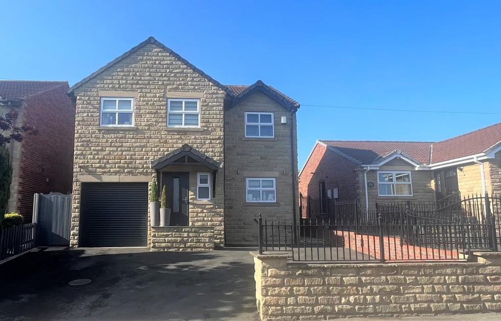 Darton Lane, Mapplewell 4 bed detached house £385,000