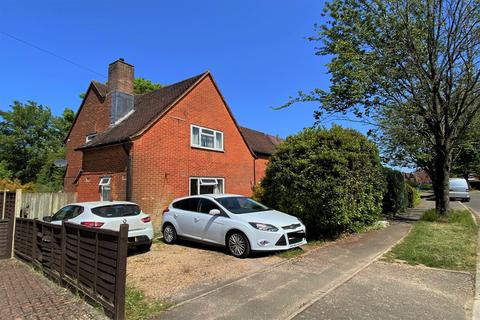 35 Stuart Crescent, Winchester, SO22 4AU