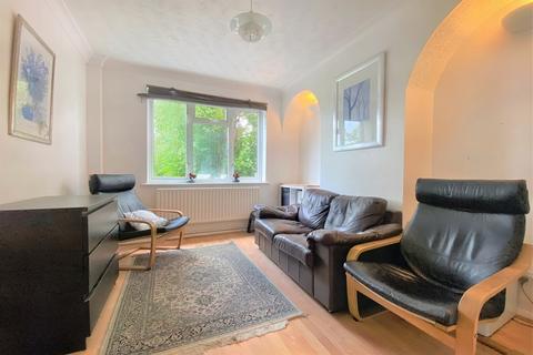 35 Stuart Crescent, Winchester, SO22 4AU