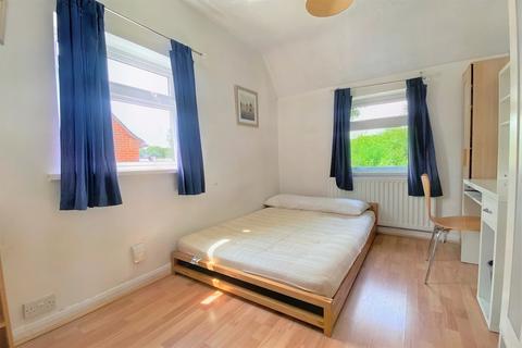 35 Stuart Crescent, Winchester, SO22 4AU