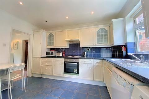 35 Stuart Crescent, Winchester, SO22 4AU